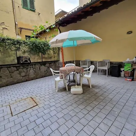 Il Cortile Di Viola